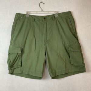 Roundtree & Yorke Shorts Mens 42 Olive Green Cargo Pockets Flat Front